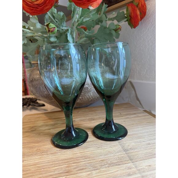 Vintage LIBBEY Juniper Green Teardrop Glasses Bar Wine Water Glass 7x2.5 Inches - Picture 1 of 7